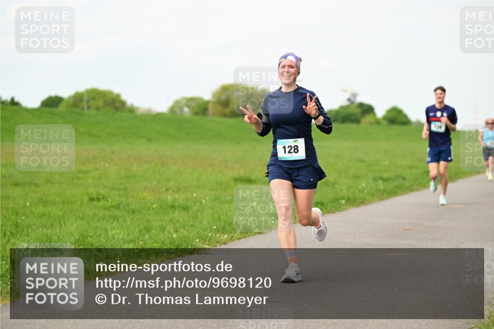 10.05.2026 - 8. Wedeler Halbmarathon Dr. Thomas Lammeyer http://msf.ph/oto/9698120 10.05.2026 11:31:46 Laufen 128 meine-sportfotos.de