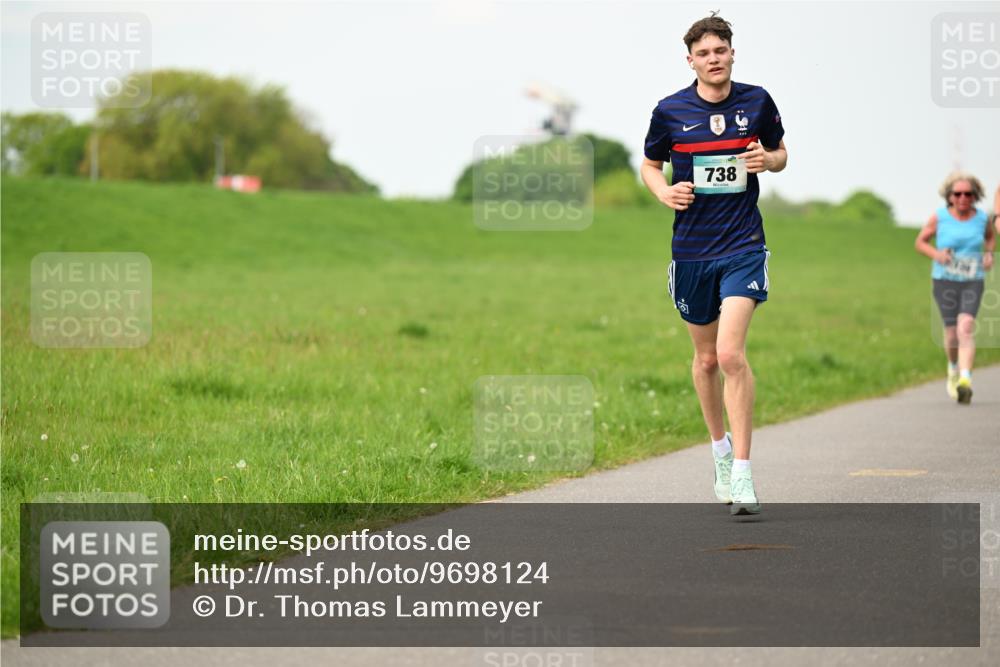 10.05.2026 - 8. Wedeler Halbmarathon Dr. Thomas Lammeyer http://msf.ph/oto/9698124 10.05.2026 11:31:47 Laufen 738, 770 meine-sportfotos.de