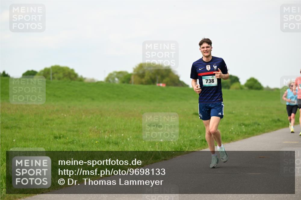 10.05.2026 - 8. Wedeler Halbmarathon Dr. Thomas Lammeyer http://msf.ph/oto/9698133 10.05.2026 11:31:49 Laufen 738 meine-sportfotos.de