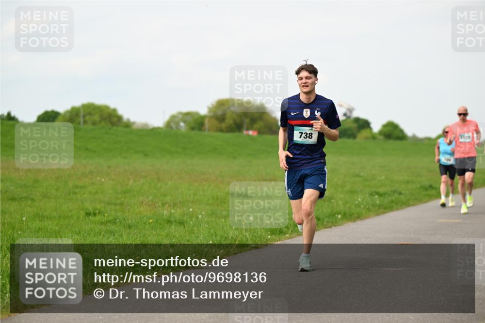 10.05.2026 - 8. Wedeler Halbmarathon Dr. Thomas Lammeyer http://msf.ph/oto/9698136 10.05.2026 11:31:49 Laufen 738 meine-sportfotos.de