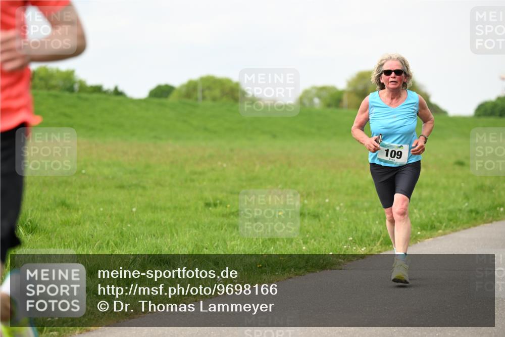 10.05.2026 - 8. Wedeler Halbmarathon Dr. Thomas Lammeyer http://msf.ph/oto/9698166 10.05.2026 11:31:55 Laufen 109 meine-sportfotos.de