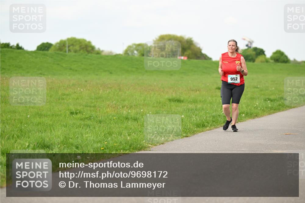 10.05.2026 - 8. Wedeler Halbmarathon Dr. Thomas Lammeyer http://msf.ph/oto/9698172 10.05.2026 11:31:59 Laufen 952 meine-sportfotos.de
