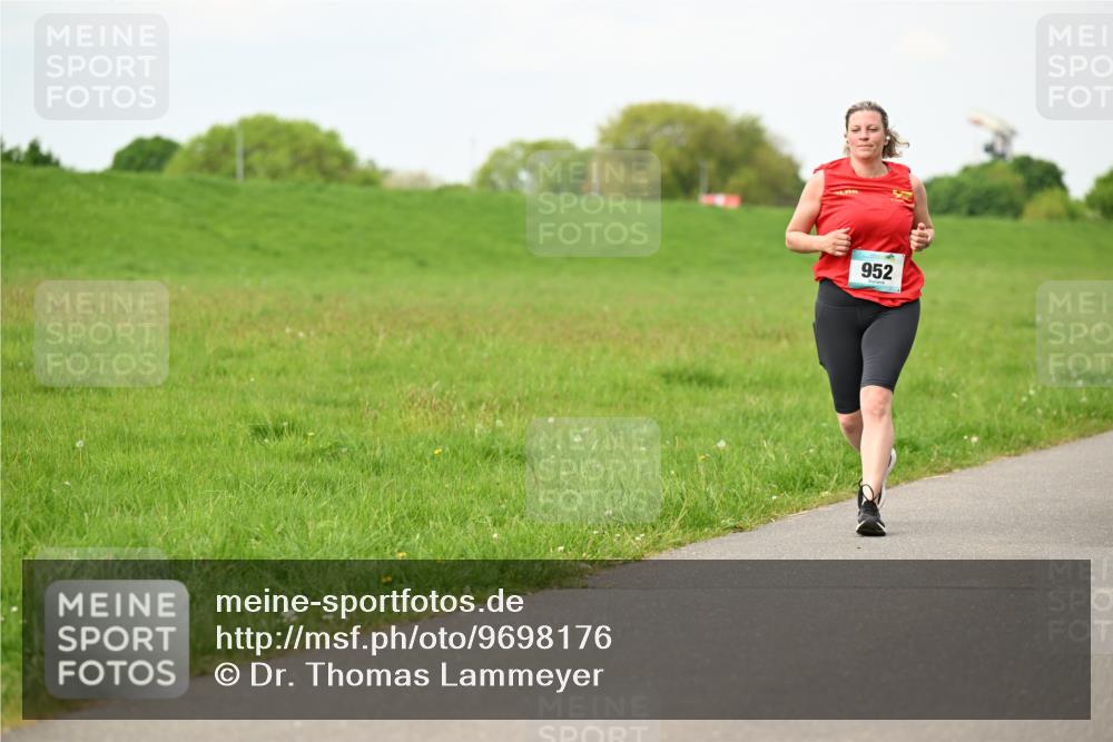 10.05.2026 - 8. Wedeler Halbmarathon Dr. Thomas Lammeyer http://msf.ph/oto/9698176 10.05.2026 11:31:59 Laufen 952 meine-sportfotos.de