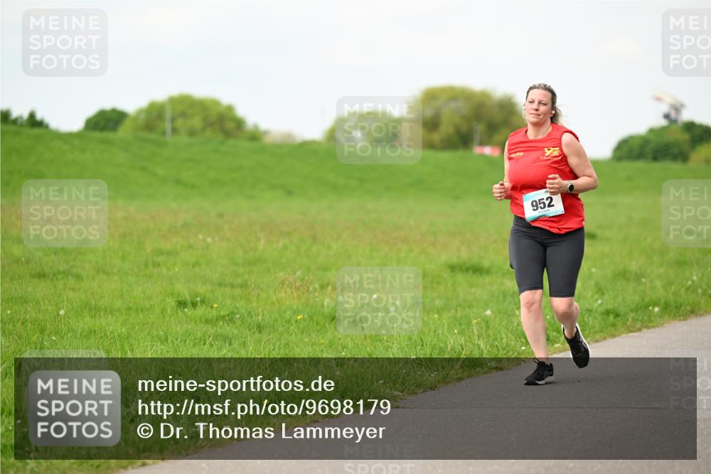 10.05.2026 - 8. Wedeler Halbmarathon Dr. Thomas Lammeyer http://msf.ph/oto/9698179 10.05.2026 11:32:00 Laufen 952 meine-sportfotos.de