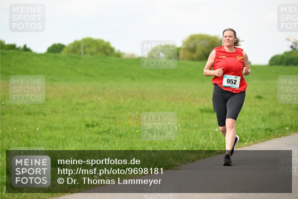 10.05.2026 - 8. Wedeler Halbmarathon Dr. Thomas Lammeyer http://msf.ph/oto/9698181 10.05.2026 11:32:00 Laufen 952 meine-sportfotos.de