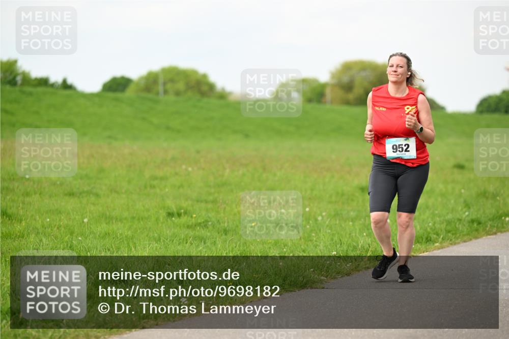 10.05.2026 - 8. Wedeler Halbmarathon Dr. Thomas Lammeyer http://msf.ph/oto/9698182 10.05.2026 11:32:00 Laufen 952 meine-sportfotos.de