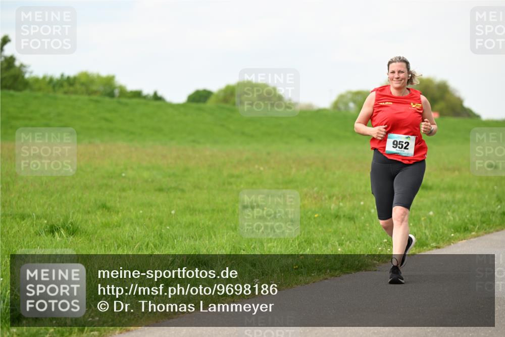 10.05.2026 - 8. Wedeler Halbmarathon Dr. Thomas Lammeyer http://msf.ph/oto/9698186 10.05.2026 11:32:01 Laufen 952 meine-sportfotos.de