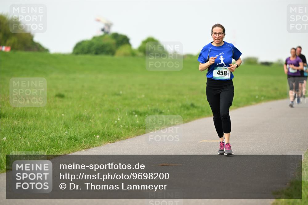 10.05.2026 - 8. Wedeler Halbmarathon Dr. Thomas Lammeyer http://msf.ph/oto/9698200 10.05.2026 11:32:07 Laufen 458 meine-sportfotos.de