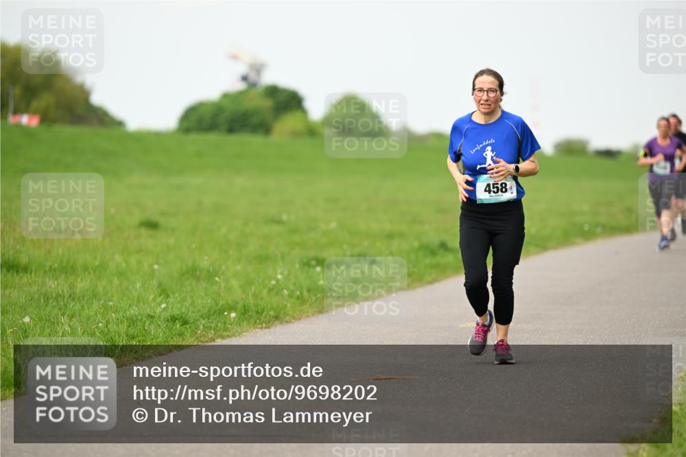 10.05.2026 - 8. Wedeler Halbmarathon Dr. Thomas Lammeyer http://msf.ph/oto/9698202 10.05.2026 11:32:07 Laufen 458 meine-sportfotos.de