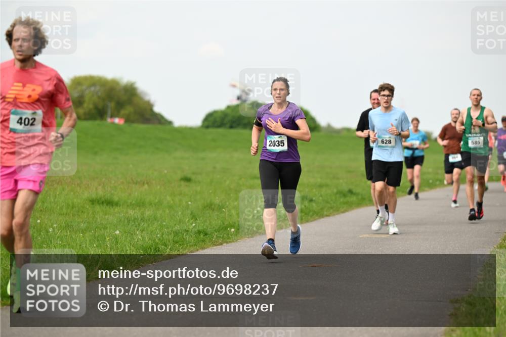 10.05.2026 - 8. Wedeler Halbmarathon Dr. Thomas Lammeyer http://msf.ph/oto/9698237 10.05.2026 11:32:15 Laufen 402, 2035, 628, 585 meine-sportfotos.de