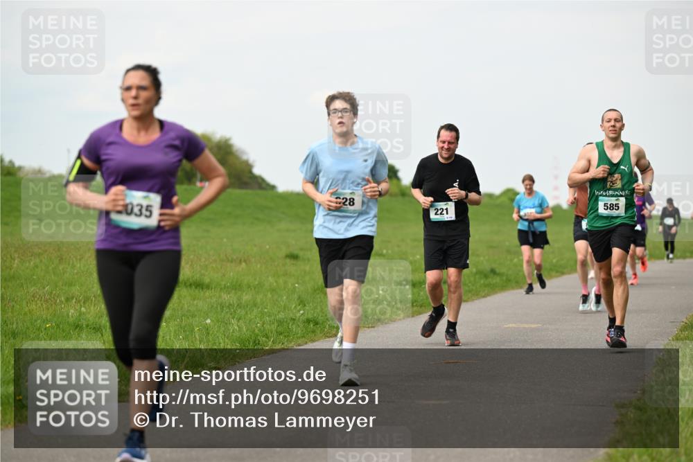 10.05.2026 - 8. Wedeler Halbmarathon Dr. Thomas Lammeyer http://msf.ph/oto/9698251 10.05.2026 11:32:18 Laufen 585, 221, 035 meine-sportfotos.de