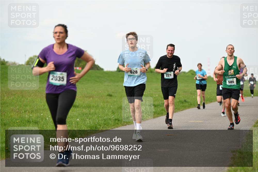 10.05.2026 - 8. Wedeler Halbmarathon Dr. Thomas Lammeyer http://msf.ph/oto/9698252 10.05.2026 11:32:18 Laufen 2035, 628, 221, 585 meine-sportfotos.de