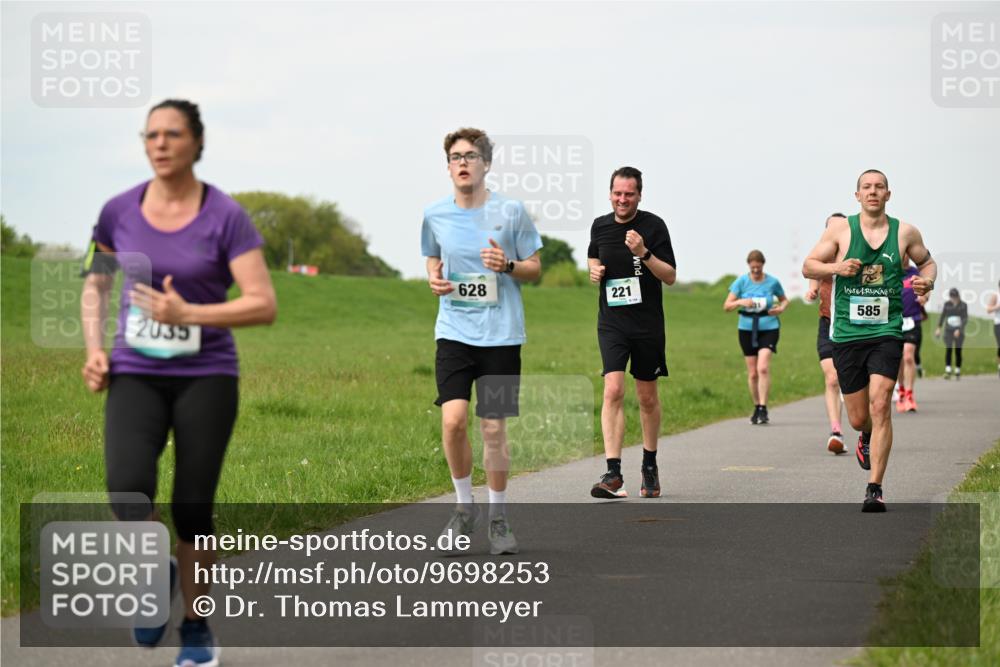 10.05.2026 - 8. Wedeler Halbmarathon Dr. Thomas Lammeyer http://msf.ph/oto/9698253 10.05.2026 11:32:18 Laufen 2035, 628, 221, 585 meine-sportfotos.de
