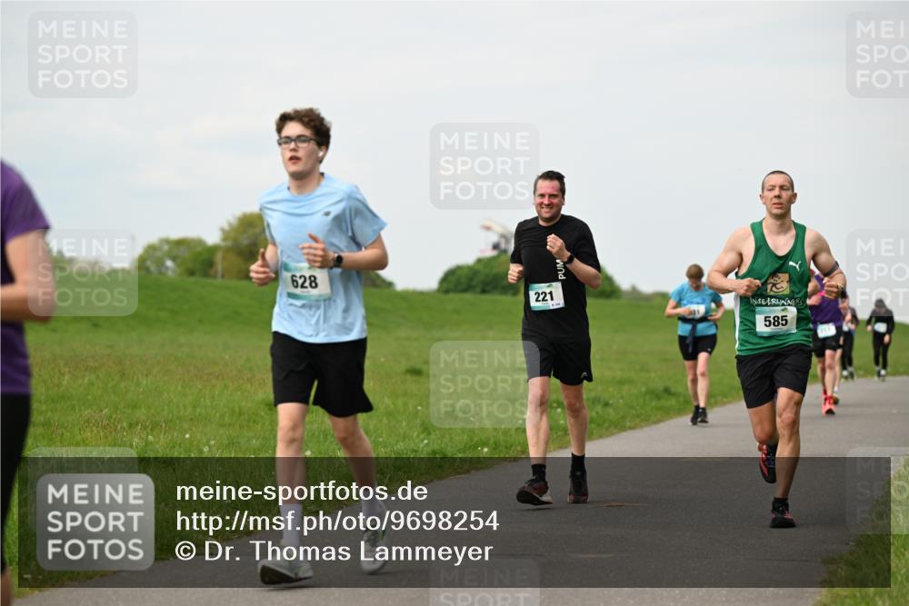 10.05.2026 - 8. Wedeler Halbmarathon Dr. Thomas Lammeyer http://msf.ph/oto/9698254 10.05.2026 11:32:19 Laufen 628, 221, 585 meine-sportfotos.de