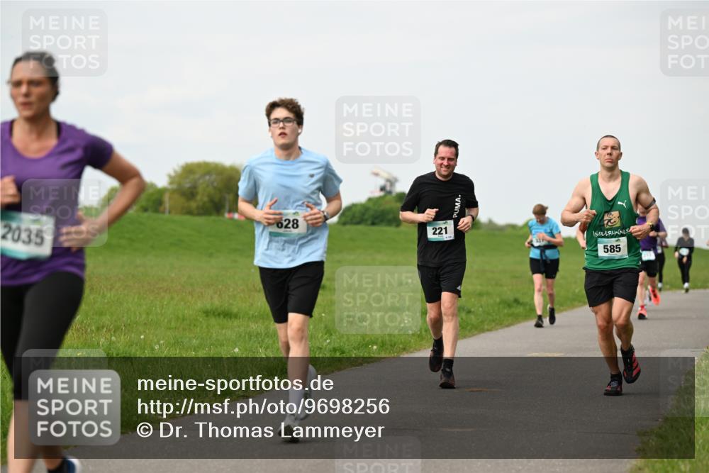 10.05.2026 - 8. Wedeler Halbmarathon Dr. Thomas Lammeyer http://msf.ph/oto/9698256 10.05.2026 11:32:18 Laufen 2035, 628, 221, 585 meine-sportfotos.de
