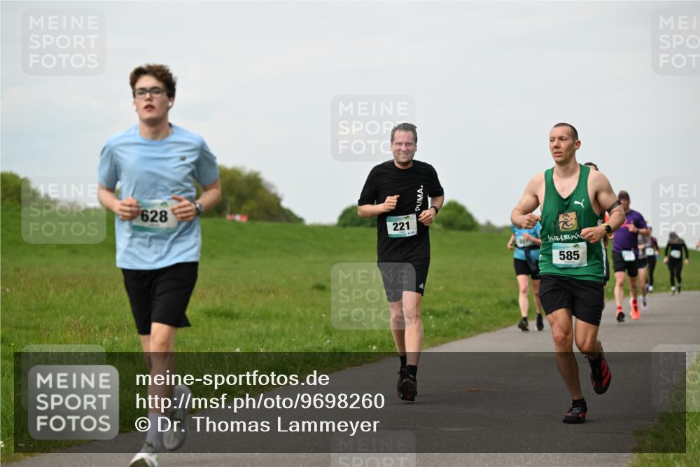 10.05.2026 - 8. Wedeler Halbmarathon Dr. Thomas Lammeyer http://msf.ph/oto/9698260 10.05.2026 11:32:19 Laufen 628, 221, 585 meine-sportfotos.de