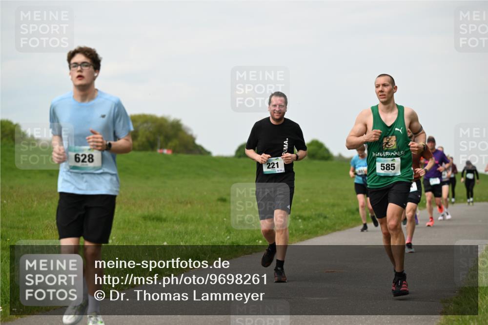 10.05.2026 - 8. Wedeler Halbmarathon Dr. Thomas Lammeyer http://msf.ph/oto/9698261 10.05.2026 11:32:19 Laufen 628, 221, 585 meine-sportfotos.de
