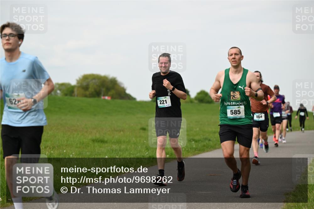 10.05.2026 - 8. Wedeler Halbmarathon Dr. Thomas Lammeyer http://msf.ph/oto/9698262 10.05.2026 11:32:19 Laufen 221, 585, 864 meine-sportfotos.de