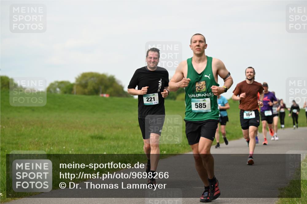 10.05.2026 - 8. Wedeler Halbmarathon Dr. Thomas Lammeyer http://msf.ph/oto/9698266 10.05.2026 11:32:20 Laufen 221, 585, 864 meine-sportfotos.de