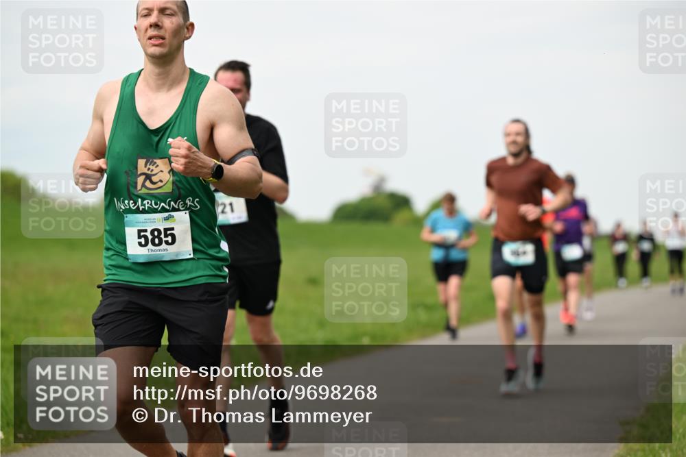 10.05.2026 - 8. Wedeler Halbmarathon Dr. Thomas Lammeyer http://msf.ph/oto/9698268 10.05.2026 11:32:21 Laufen 585 meine-sportfotos.de