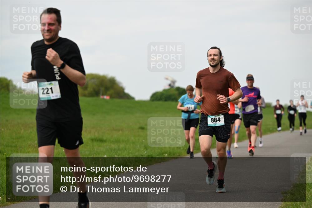 10.05.2026 - 8. Wedeler Halbmarathon Dr. Thomas Lammeyer http://msf.ph/oto/9698277 10.05.2026 11:32:22 Laufen 221, 864 meine-sportfotos.de