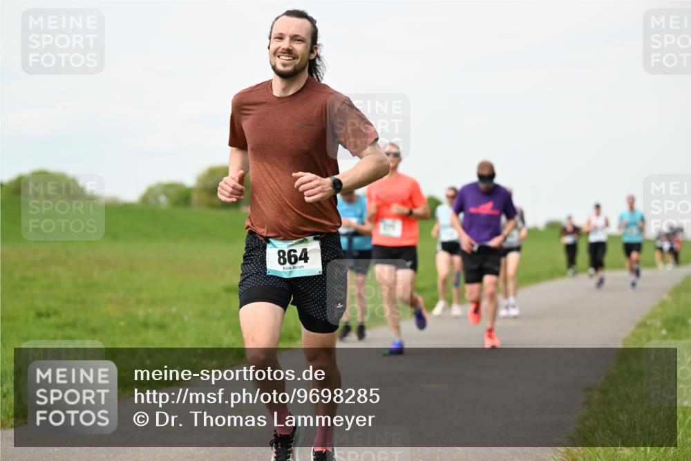 10.05.2026 - 8. Wedeler Halbmarathon Dr. Thomas Lammeyer http://msf.ph/oto/9698285 10.05.2026 11:32:23 Laufen 864 meine-sportfotos.de