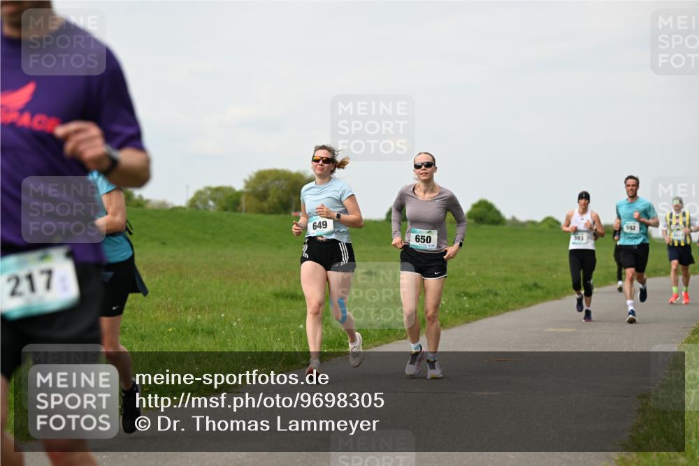 10.05.2026 - 8. Wedeler Halbmarathon Dr. Thomas Lammeyer http://msf.ph/oto/9698305 10.05.2026 11:32:27 Laufen 217, 649, 650, 593, 592 meine-sportfotos.de