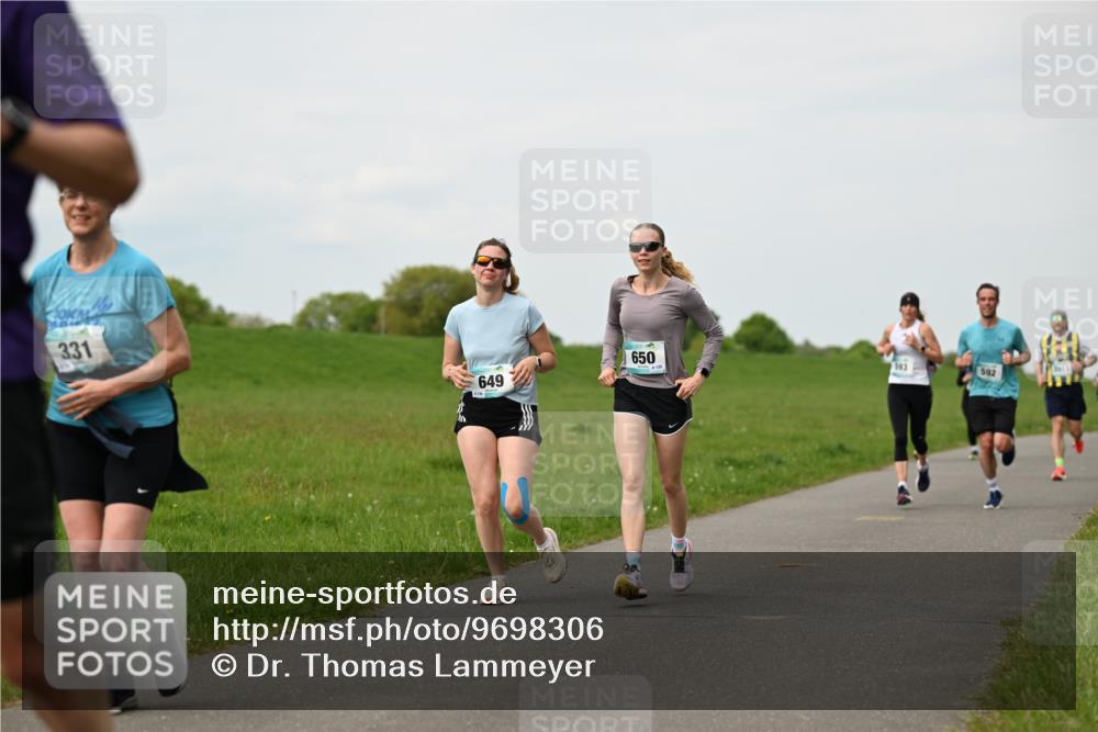 10.05.2026 - 8. Wedeler Halbmarathon Dr. Thomas Lammeyer http://msf.ph/oto/9698306 10.05.2026 11:32:27 Laufen 331, 649, 650, 593, 592 meine-sportfotos.de