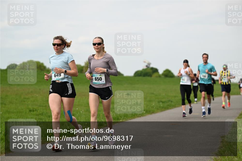 10.05.2026 - 8. Wedeler Halbmarathon Dr. Thomas Lammeyer http://msf.ph/oto/9698317 10.05.2026 11:32:28 Laufen 649, 650, 139 meine-sportfotos.de