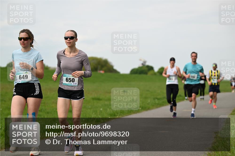 10.05.2026 - 8. Wedeler Halbmarathon Dr. Thomas Lammeyer http://msf.ph/oto/9698320 10.05.2026 11:32:29 Laufen 649, 136, 650, 139, 383 meine-sportfotos.de