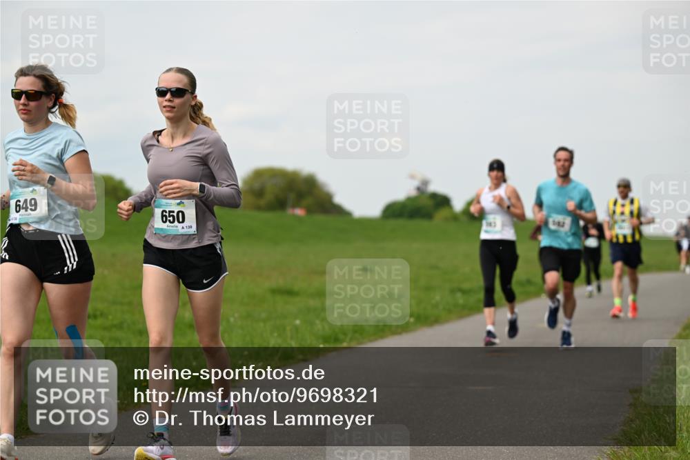 10.05.2026 - 8. Wedeler Halbmarathon Dr. Thomas Lammeyer http://msf.ph/oto/9698321 10.05.2026 11:32:29 Laufen 649, 650, 139 meine-sportfotos.de