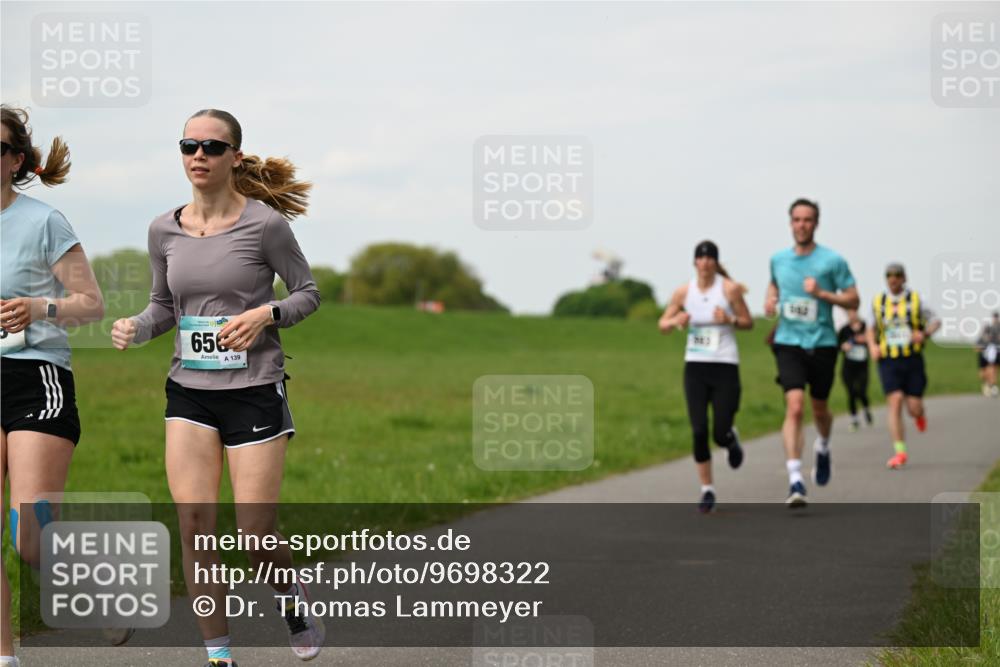 10.05.2026 - 8. Wedeler Halbmarathon Dr. Thomas Lammeyer http://msf.ph/oto/9698322 10.05.2026 11:32:29 Laufen 656, 139 meine-sportfotos.de