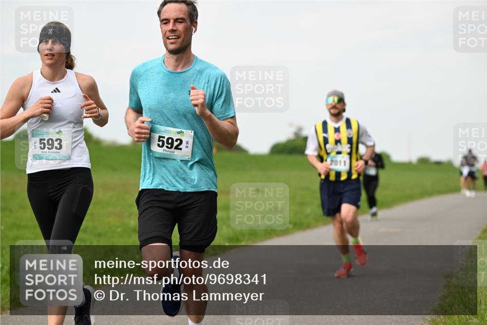 10.05.2026 - 8. Wedeler Halbmarathon Dr. Thomas Lammeyer http://msf.ph/oto/9698341 10.05.2026 11:32:32 Laufen 593, 592, 2011 meine-sportfotos.de