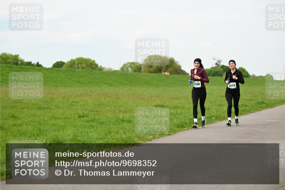 10.05.2026 - 8. Wedeler Halbmarathon Dr. Thomas Lammeyer http://msf.ph/oto/9698352 10.05.2026 11:32:35 Laufen 2158, 2073 meine-sportfotos.de