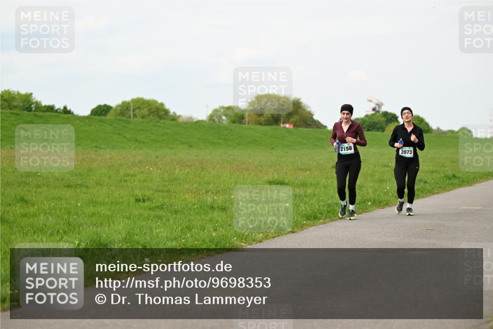 10.05.2026 - 8. Wedeler Halbmarathon Dr. Thomas Lammeyer http://msf.ph/oto/9698353 10.05.2026 11:32:35 Laufen 2158, 2073 meine-sportfotos.de