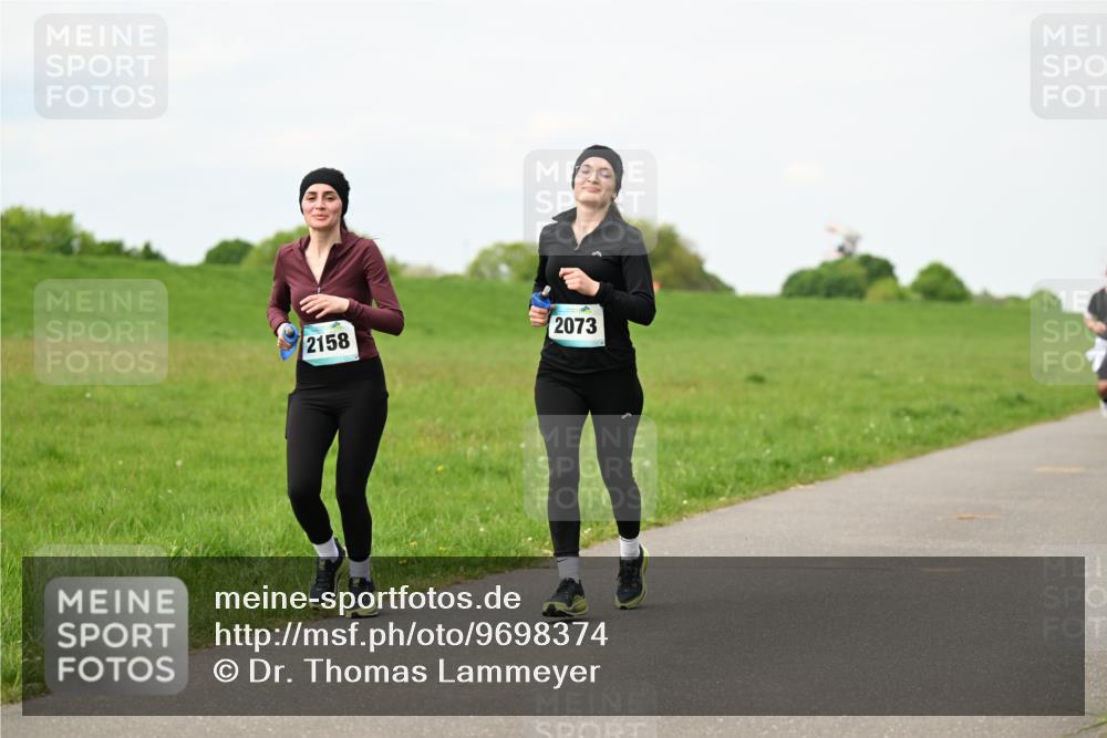 10.05.2026 - 8. Wedeler Halbmarathon Dr. Thomas Lammeyer http://msf.ph/oto/9698374 10.05.2026 11:32:39 Laufen 2158, 2073 meine-sportfotos.de