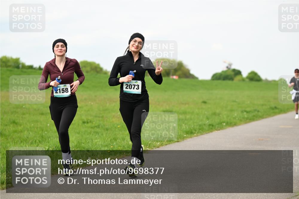 10.05.2026 - 8. Wedeler Halbmarathon Dr. Thomas Lammeyer http://msf.ph/oto/9698377 10.05.2026 11:32:39 Laufen 2073, 2158 meine-sportfotos.de