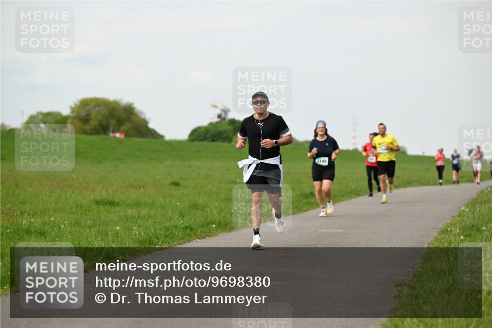 10.05.2026 - 8. Wedeler Halbmarathon Dr. Thomas Lammeyer http://msf.ph/oto/9698380 10.05.2026 11:32:43 Laufen 2149 meine-sportfotos.de