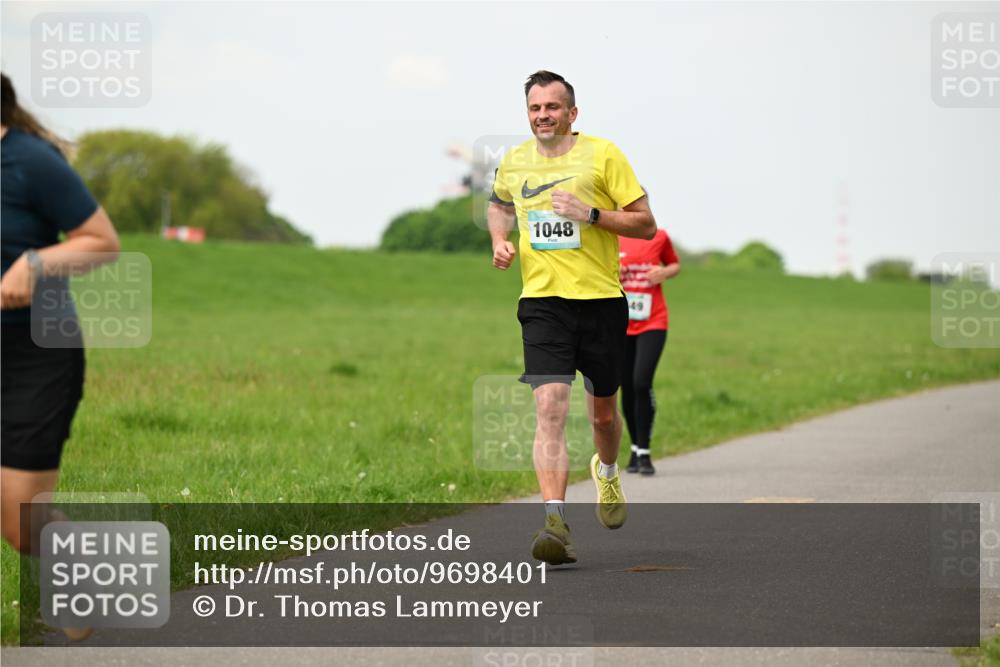 10.05.2026 - 8. Wedeler Halbmarathon Dr. Thomas Lammeyer http://msf.ph/oto/9698401 10.05.2026 11:32:49 Laufen 1048 meine-sportfotos.de