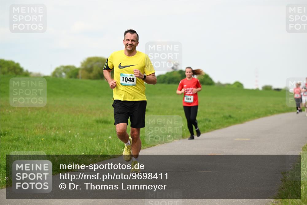 10.05.2026 - 8. Wedeler Halbmarathon Dr. Thomas Lammeyer http://msf.ph/oto/9698411 10.05.2026 11:32:50 Laufen 1048, 849 meine-sportfotos.de