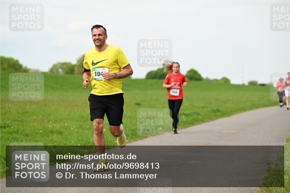 10.05.2026 - 8. Wedeler Halbmarathon Dr. Thomas Lammeyer http://msf.ph/oto/9698413 10.05.2026 11:32:50 Laufen 104, 645 meine-sportfotos.de