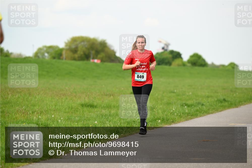 10.05.2026 - 8. Wedeler Halbmarathon Dr. Thomas Lammeyer http://msf.ph/oto/9698415 10.05.2026 11:32:52 Laufen 849 meine-sportfotos.de