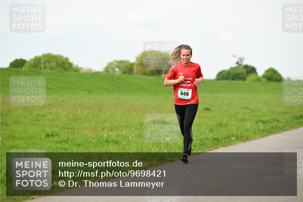 10.05.2026 - 8. Wedeler Halbmarathon Dr. Thomas Lammeyer http://msf.ph/oto/9698421 10.05.2026 11:32:52 Laufen 849 meine-sportfotos.de