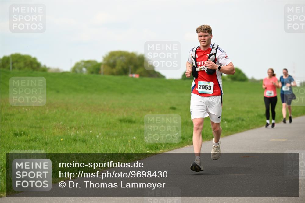 10.05.2026 - 8. Wedeler Halbmarathon Dr. Thomas Lammeyer http://msf.ph/oto/9698430 10.05.2026 11:32:59 Laufen 2053 meine-sportfotos.de