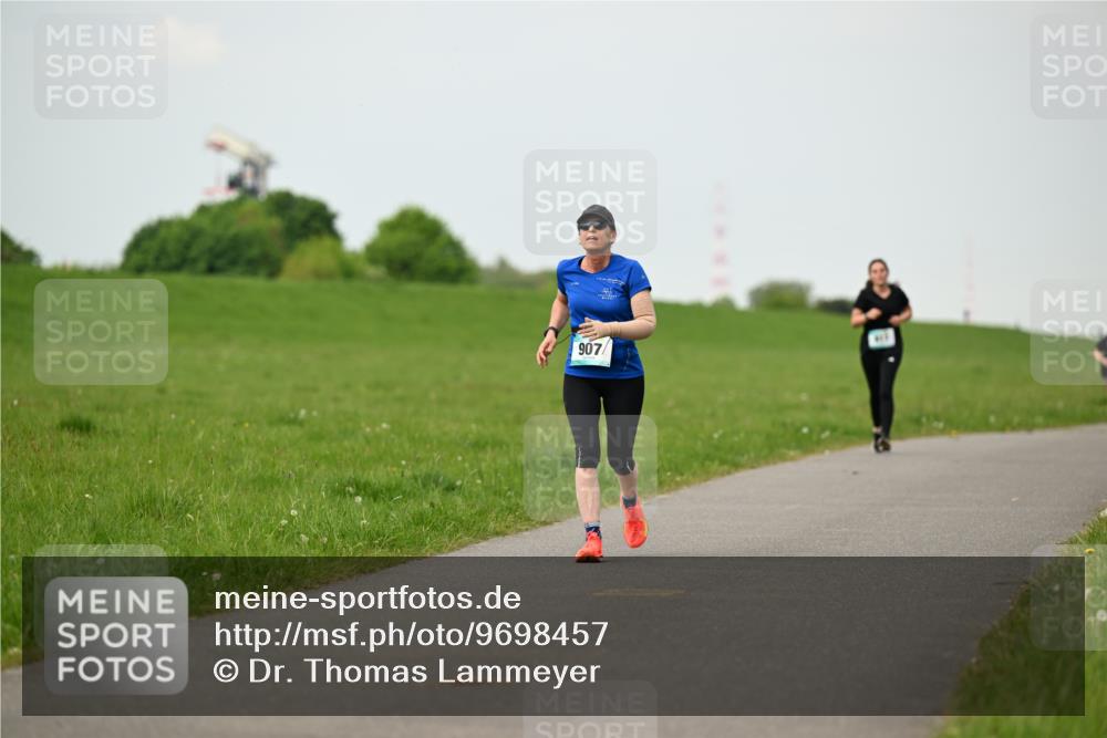 10.05.2026 - 8. Wedeler Halbmarathon Dr. Thomas Lammeyer http://msf.ph/oto/9698457 10.05.2026 11:33:09 Laufen 907 meine-sportfotos.de