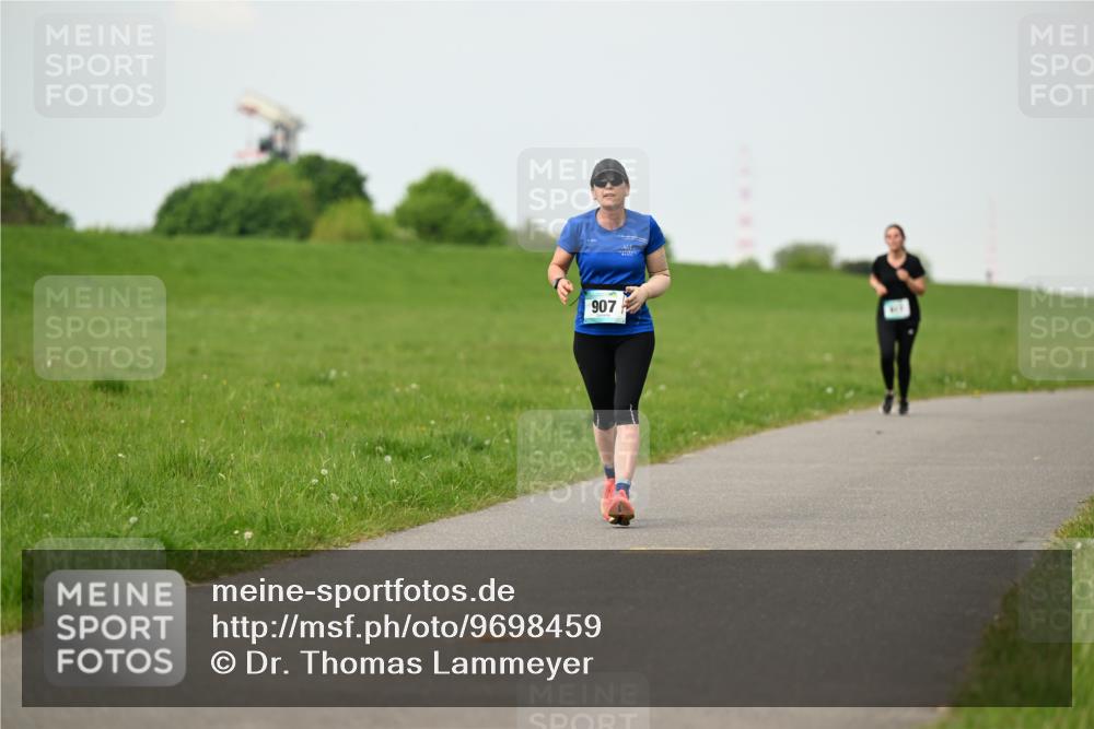10.05.2026 - 8. Wedeler Halbmarathon Dr. Thomas Lammeyer http://msf.ph/oto/9698459 10.05.2026 11:33:09 Laufen 907 meine-sportfotos.de