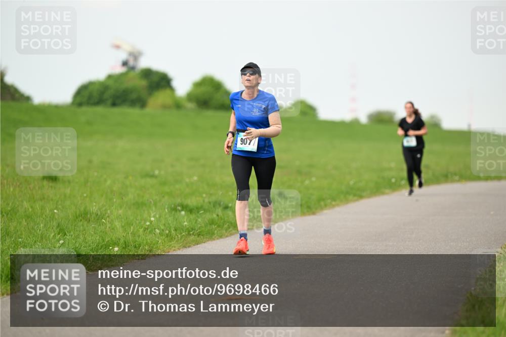 10.05.2026 - 8. Wedeler Halbmarathon Dr. Thomas Lammeyer http://msf.ph/oto/9698466 10.05.2026 11:33:10 Laufen 907 meine-sportfotos.de