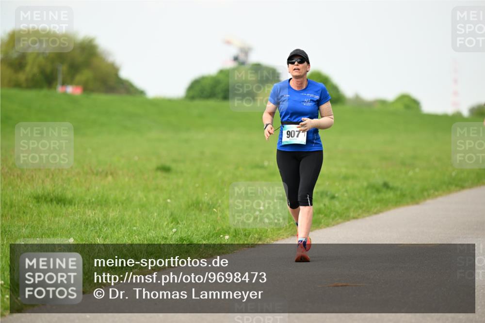 10.05.2026 - 8. Wedeler Halbmarathon Dr. Thomas Lammeyer http://msf.ph/oto/9698473 10.05.2026 11:33:11 Laufen 9077 meine-sportfotos.de
