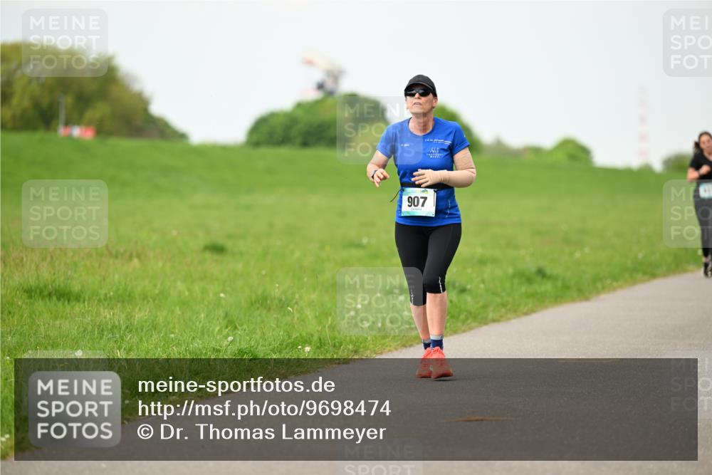 10.05.2026 - 8. Wedeler Halbmarathon Dr. Thomas Lammeyer http://msf.ph/oto/9698474 10.05.2026 11:33:11 Laufen 907 meine-sportfotos.de