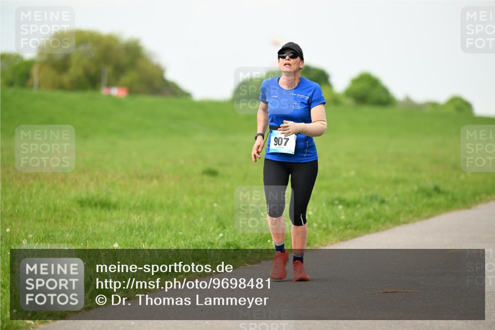 10.05.2026 - 8. Wedeler Halbmarathon Dr. Thomas Lammeyer http://msf.ph/oto/9698481 10.05.2026 11:33:12 Laufen 907 meine-sportfotos.de